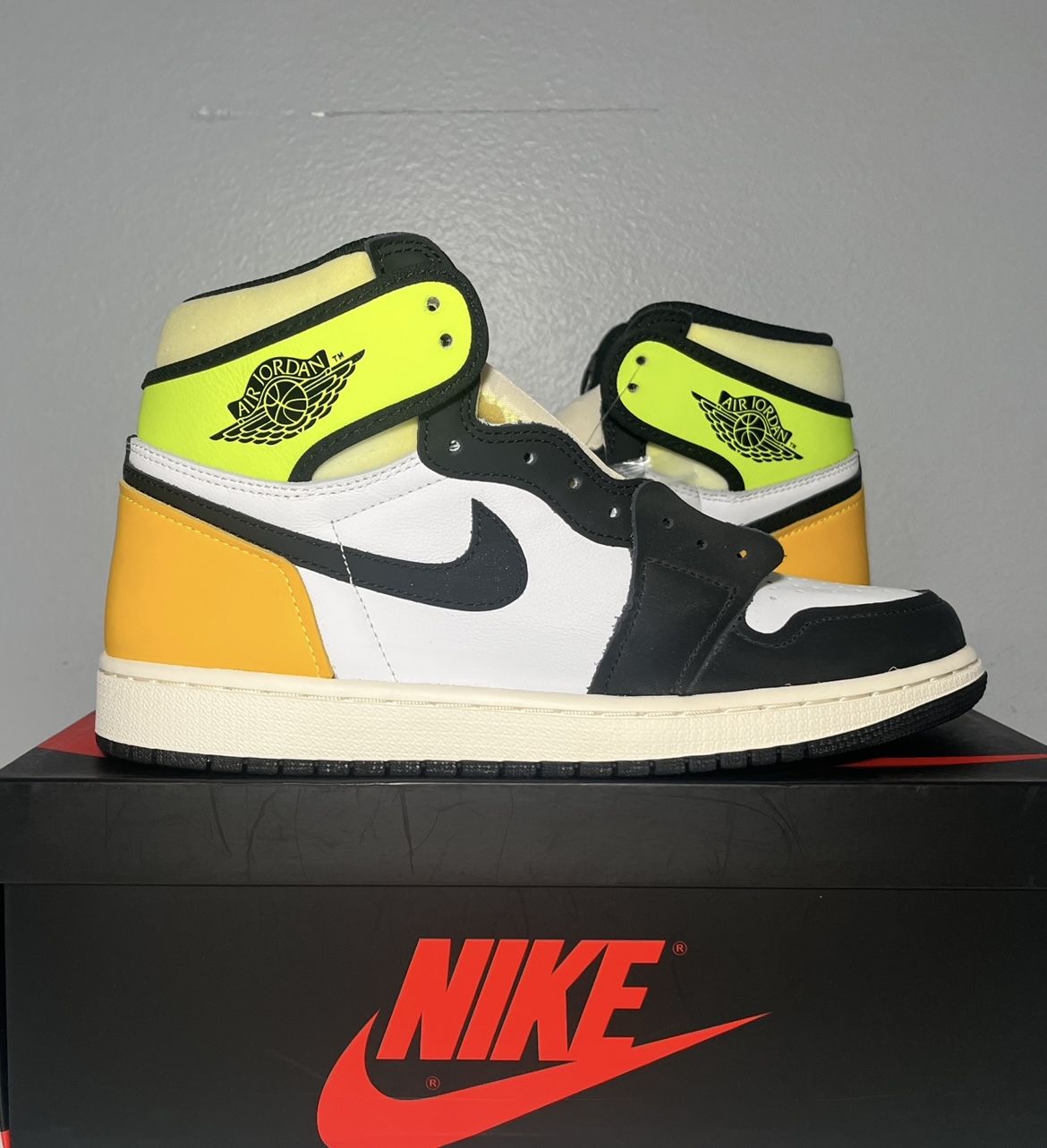 Jordan 1 Volt Gold