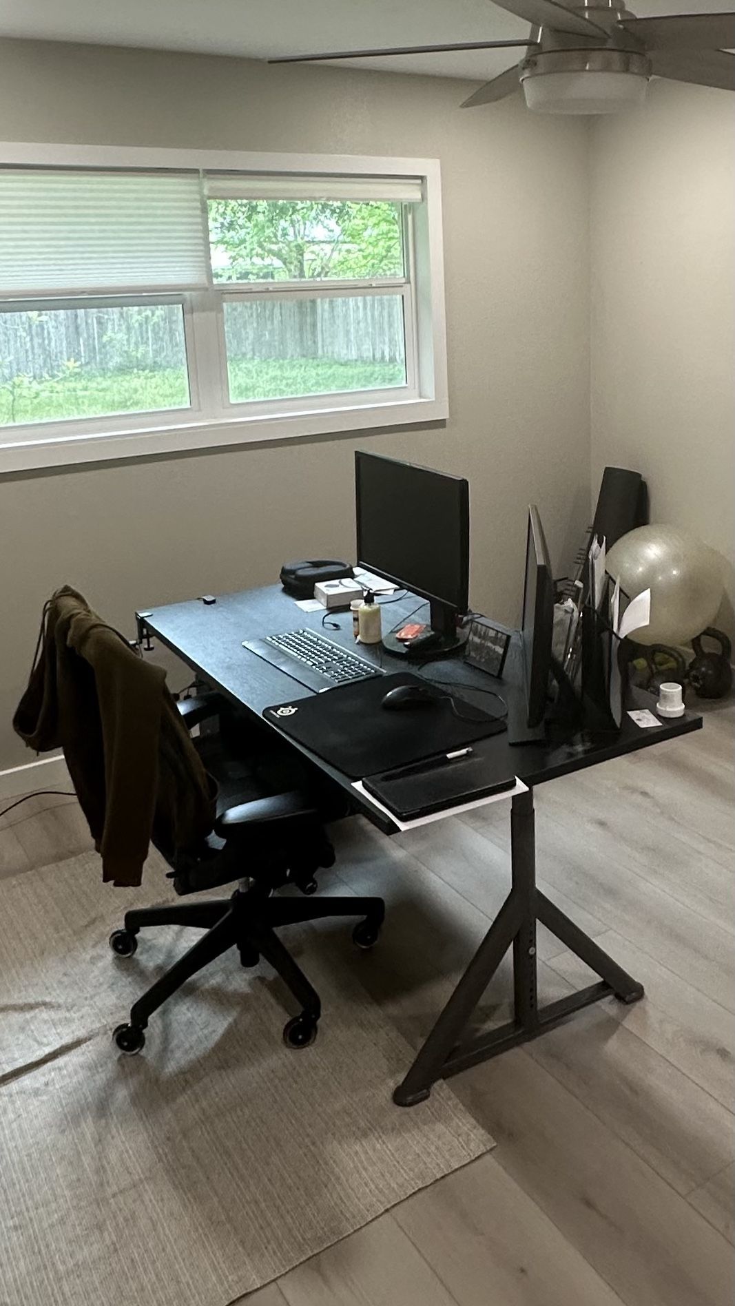 Black/gray Adjustable Desk