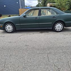 1995 Mercedes-Benz E-Class