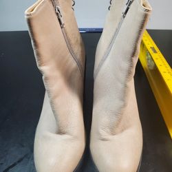 kate perry boots THE NEFERTITI 34KP0117 US 7 EU 37 (contact info removed) D17 Made in China

in like new condition 