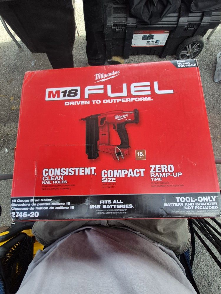 M18 FUEL 18-Volt Lithium-Ion Brushless Cordless Gen ll 16-Gauge Straight Finish Nailer (Tool Only