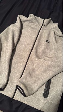Grey Nike tech size xl
