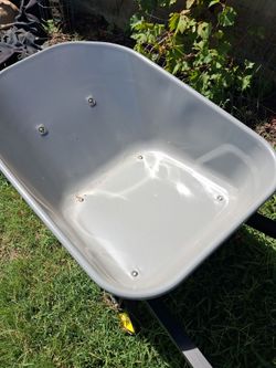 Wheelbarrow Gorilla