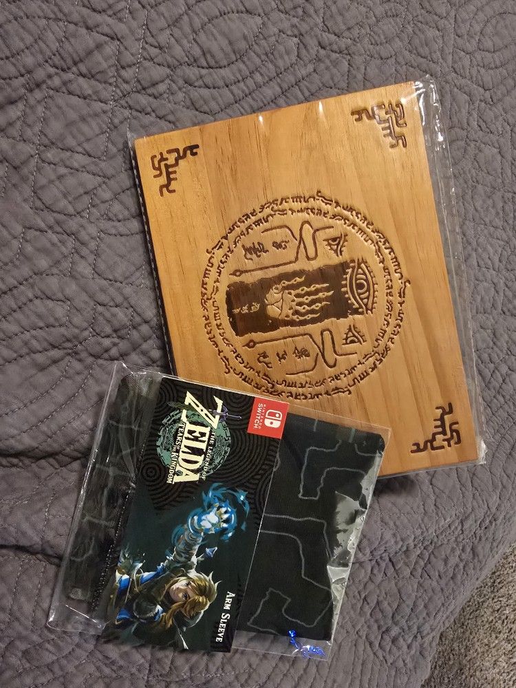 Zelda Tears of the Wild Plaque & Arm Sleeve