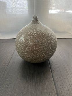Crate & Barrel Bevin Vase – Brown Speckled Glass