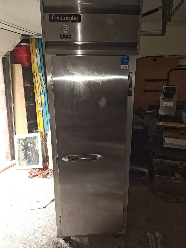 Continental 1R Commercial Refrigerator
