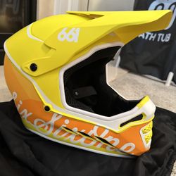 661 Full Face Racing Helmet (Brand New) W/case 🔥