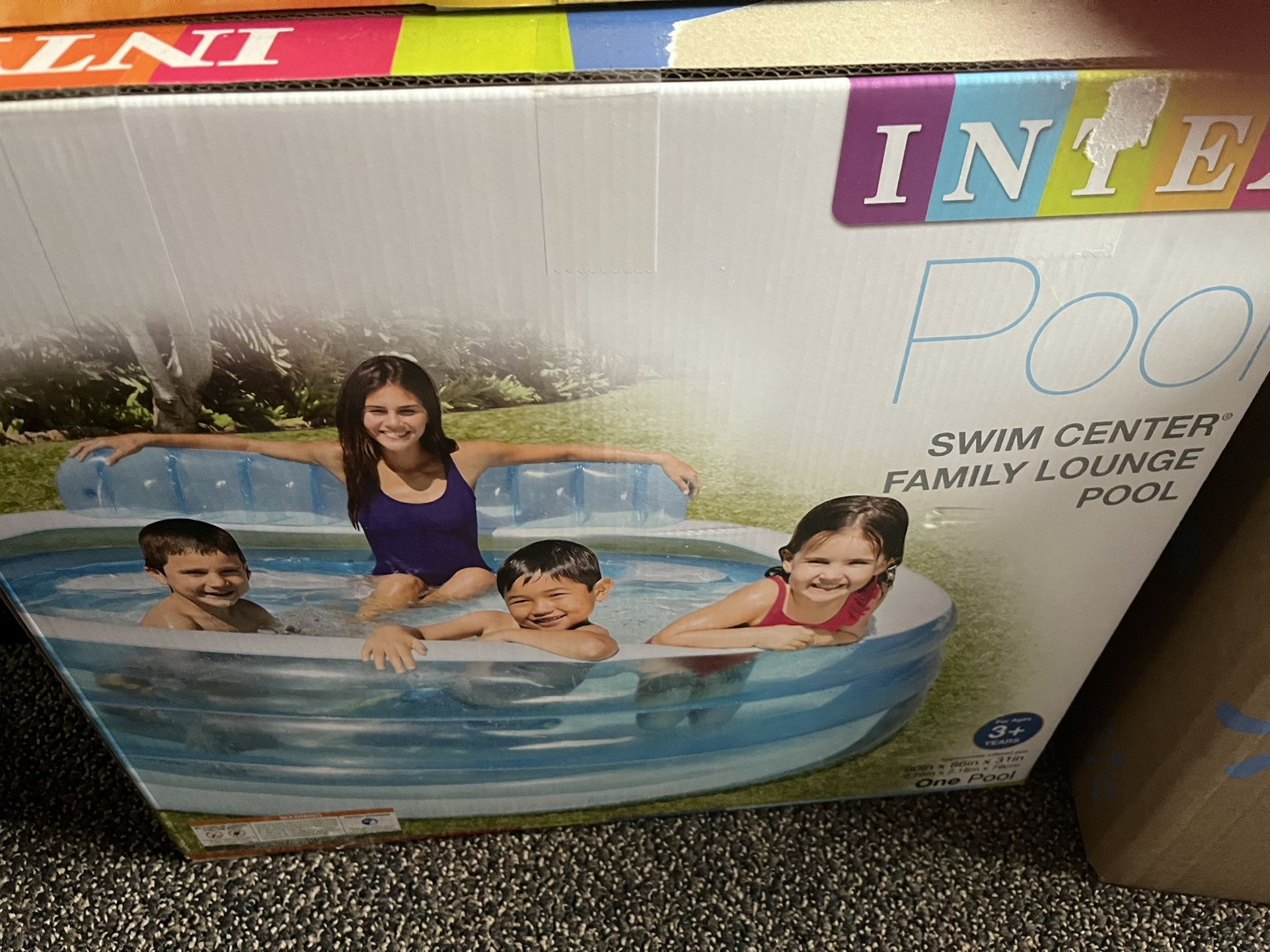 Inflatable Pool, Full-Sized Inflatable Swimming Family Pool with Seats, 88"x85"X30" Above Ground Blow Up Pool with Backrest Bench for Backyard