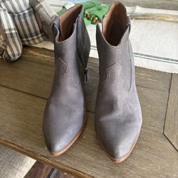 Size 9 Grey Suede Frye Boots 