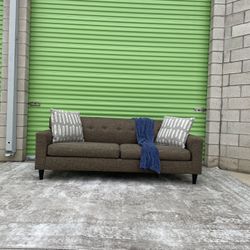 *Free Delivery* Modern Couch Sofa 3 Seater
