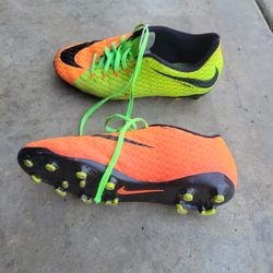 Soccer Cleats Size 6 Youth