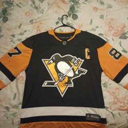 Brand New Extra Large Crosby Jersey Just Got It Two Days Ago I Paid $170 For It But I Lost The Receipt I'm Trying To Get 60  Back