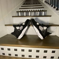Jordan 4 White Thunder