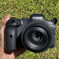Canon R6 With Lens 