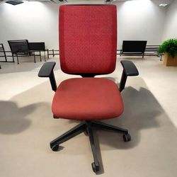 Steelcase Reply Ergonomic Mesh Back Task Chair – From $200 📦 Florida