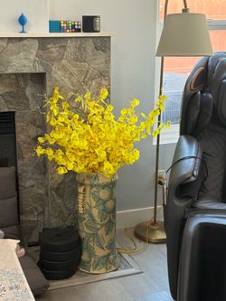 Large Decorative Floor Vase with Yellow Floral Arrangement – Beautiful Statement Piece