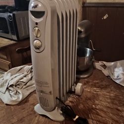 Comfort Zone 1200-Watt Electric Oil-Filled Radiant Portable Heater