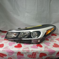 2017-18 Kia Forte Left Headlight 