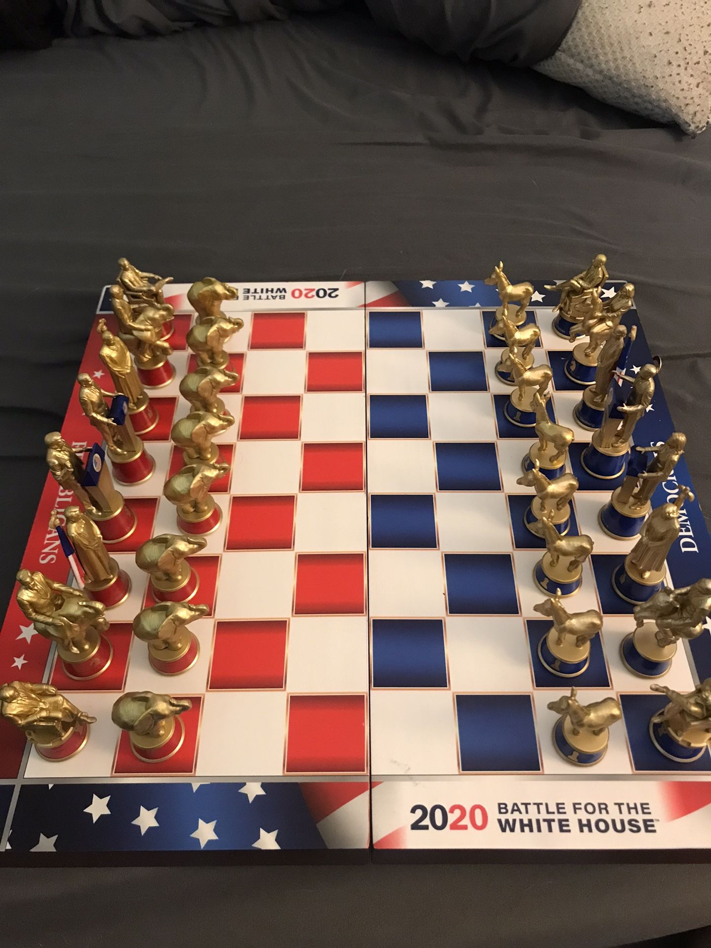 2020 Battle For The White House Official Chess Set