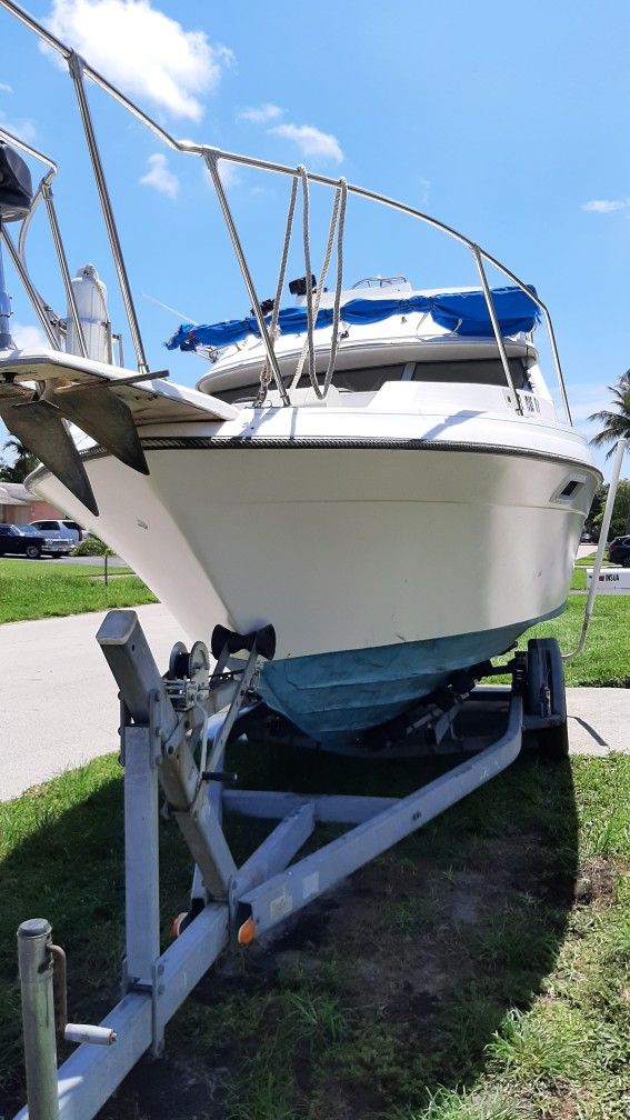 1988 Bayliner Trophy