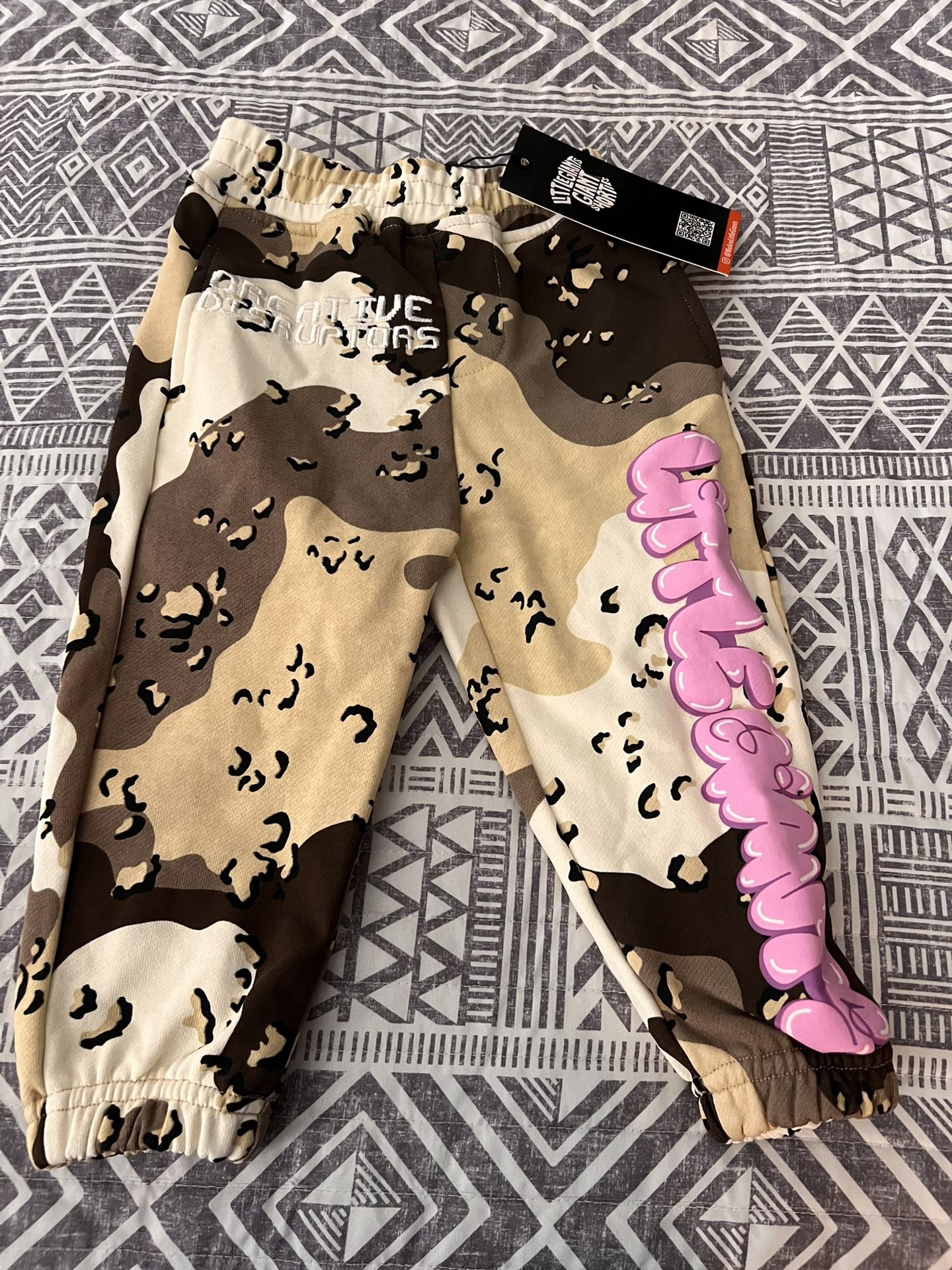 NWT Little Giants Sweat Pants Camouflage size 2T-Girls