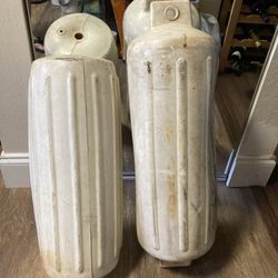 2- 20in Fenders White