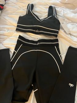 Alo Yoga Two-Piece Set Sports Bra & Leggings