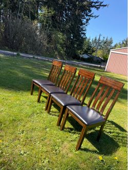 4 dining kitchen, excellent condition