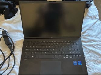 LG Gram 2025 15 inch screen Intel Core Ultra 7 256gb 16gb RAM