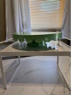 Scalloped metal green cake stand