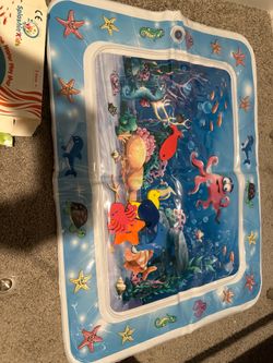 Baby tummy time water play mat