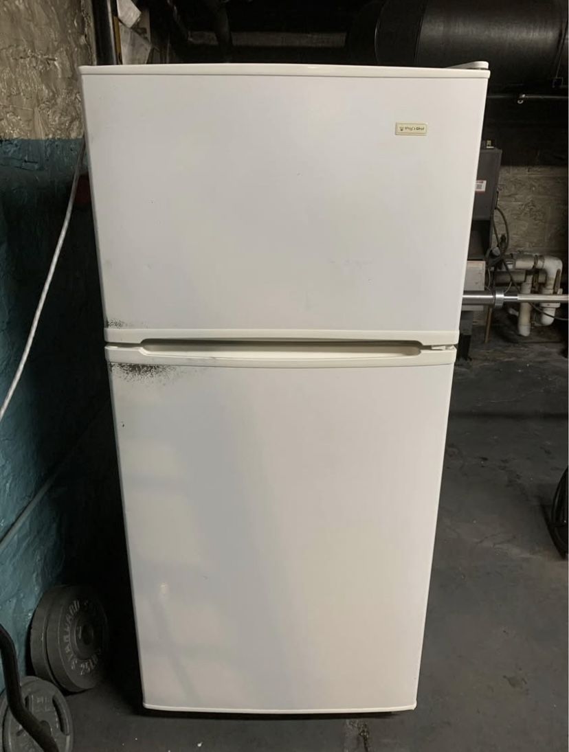 Magic Chef Refrigerator