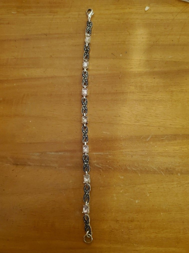 New Pretty Silver Plated Bracelet With Pink Stones π