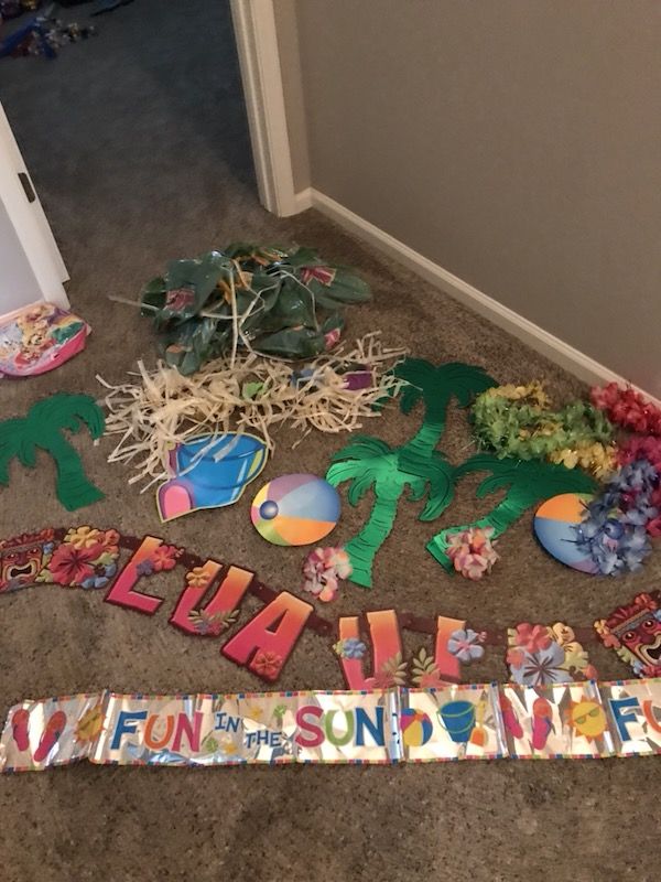 Luau party decor