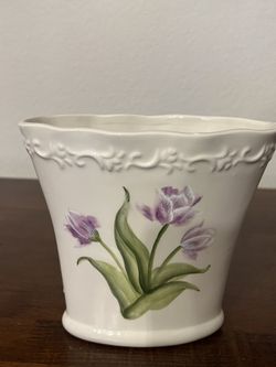 Oval Planter With Flowers And Border Design 