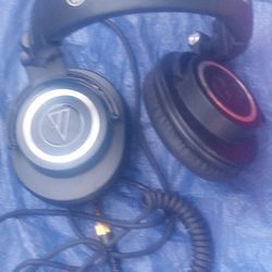 Audio-Technica ATH-M50x Professional Grade and Studio Monitor Headphones

