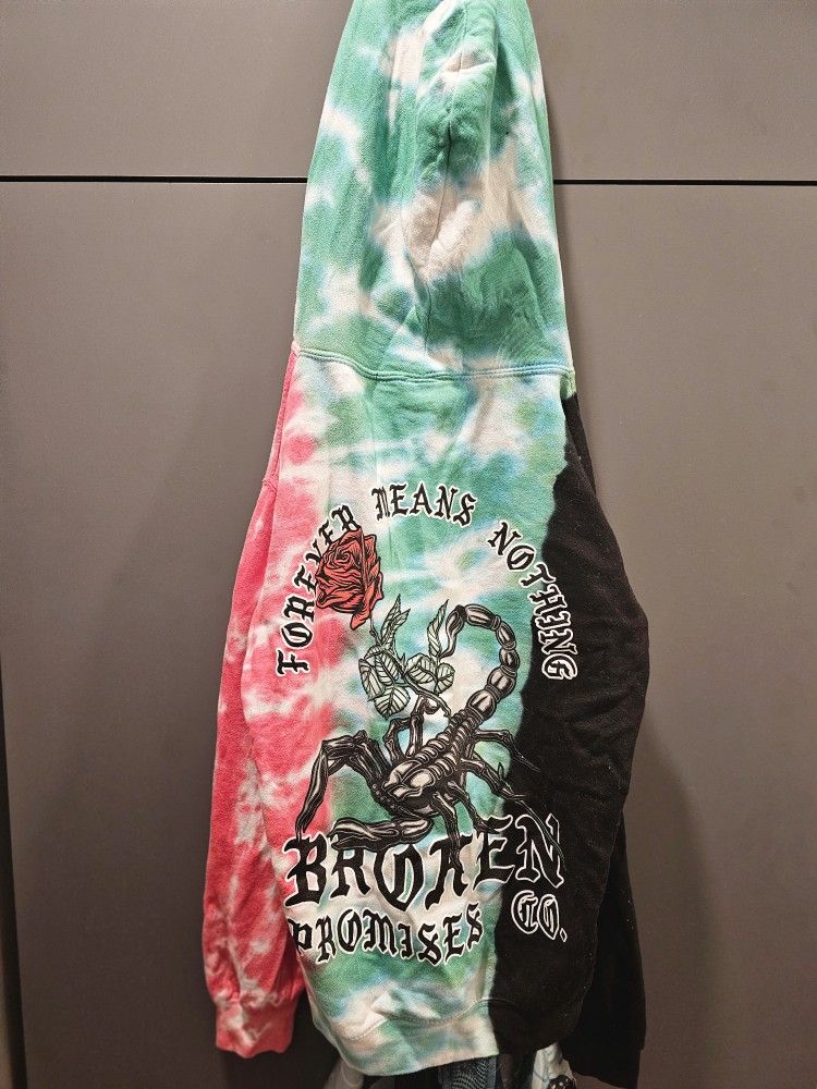 Bunch of clothing in perfect condition