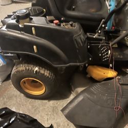 Poulan zero Turn Tractor