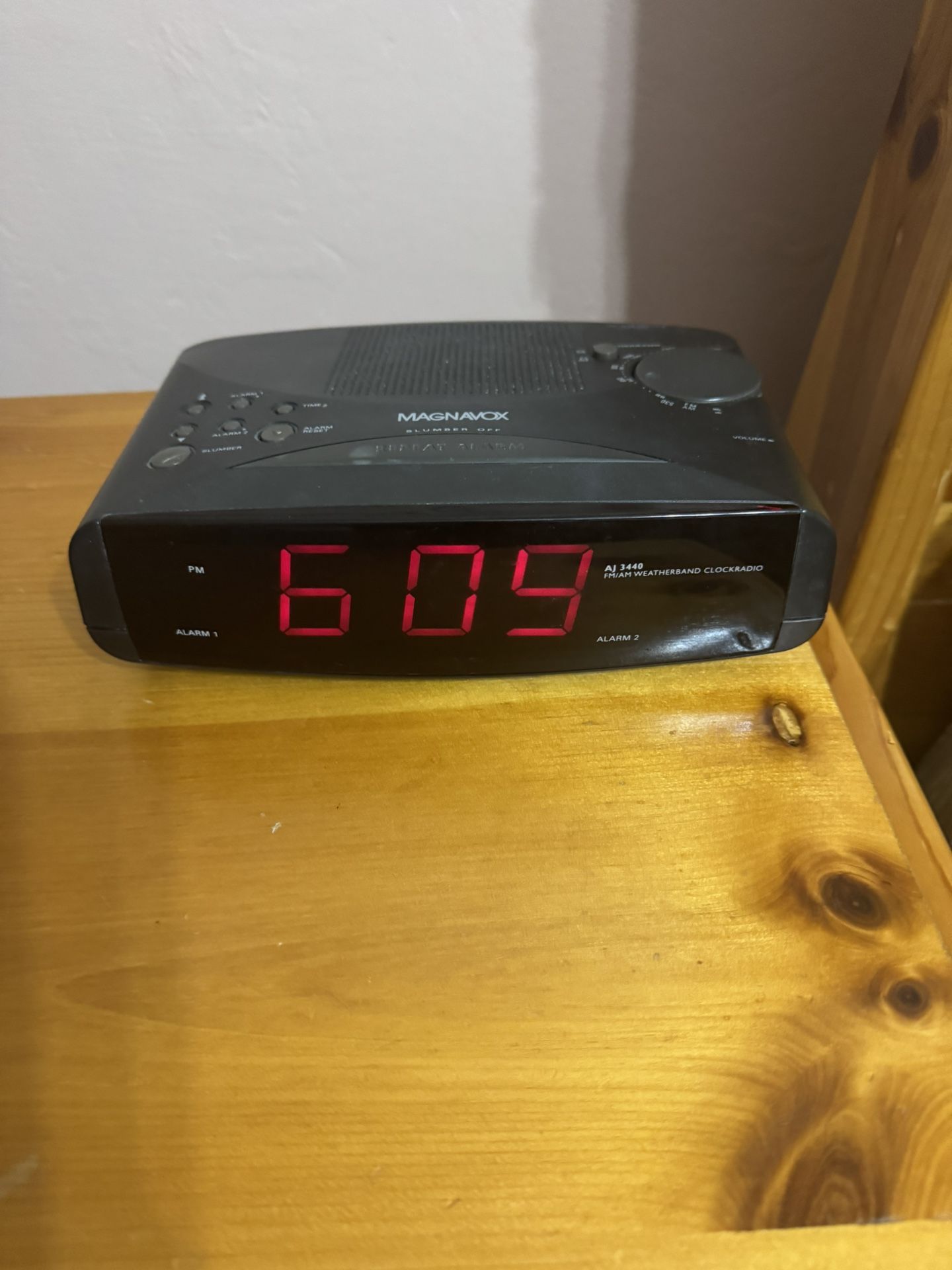 Magnavox Electric Clock Radio