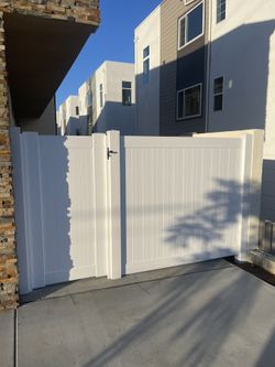 Vynal Gates
