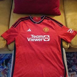 Manchester United Jersey - Size 15/16Y