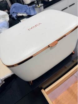 Make up mini fridge