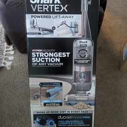 (NEW) Shark Vertex  AZ2002 S4