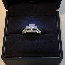 14k White Gold  Diamond Wedding Ring Set