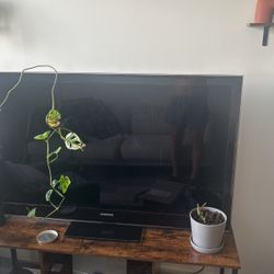 Samsung TV 55” No Smart 