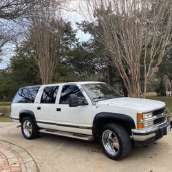 Chevy 4x4 Suburban 