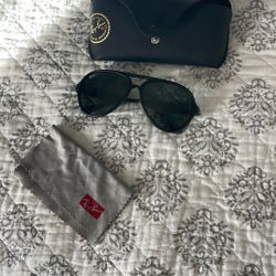 Ray ban Sunglasses Good Conditions Black And Silver