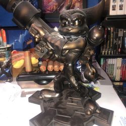 Ratchet & Clank Statue