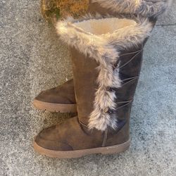 Ugg-like Boots 