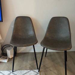 2 Table chairs 